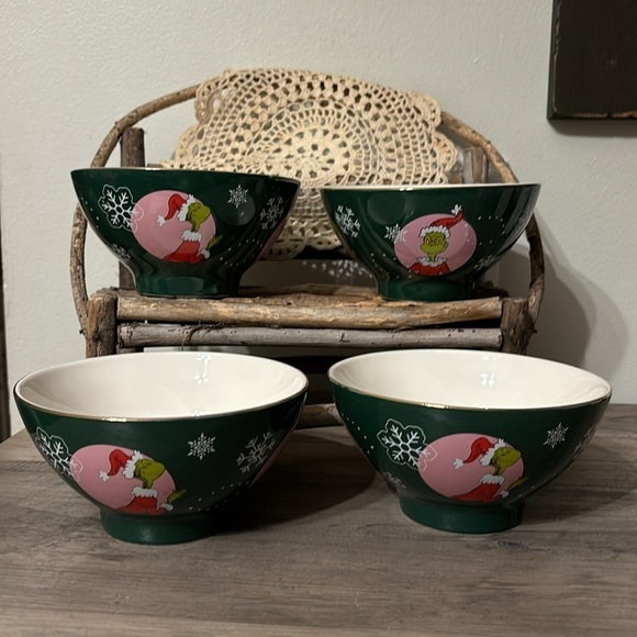 NIB DR SEUSS ZRIKE BRANDS Set Of 4 PINK AND GREEN Grinch CHRISTMAS Cereal Bowls - Picture 2 of 9